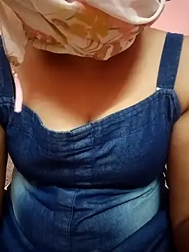 Snapshot of vyshali_vyshu chatting on March 9, 2026, 6:34 pm vyshali vyshu online show from March 9, 2026, 6:34 pm