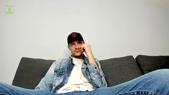 Snapshot of Deymond_Russo chatting on February 22, 2026, 5:22 pm Deymond Russo online show from February 22, 2026, 5:22 pm