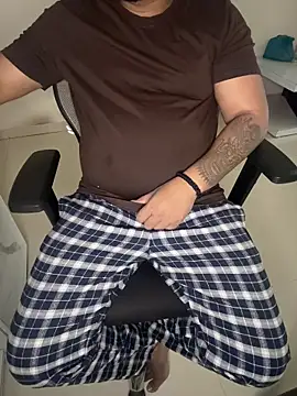 Rah0091 online show from April 7, 2026, 7:20 am