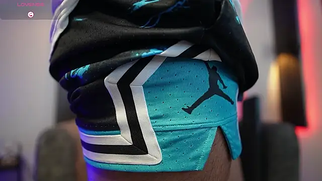 Snapshot of TaylerCross_ chatting on February 26, 2026, 6:40 pm TaylerCross online show from February 26, 2026, 6:40 pm