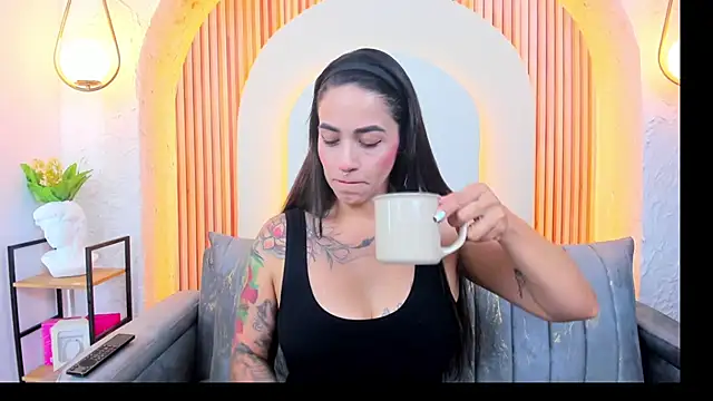 Snapshot of violet_scott_ chatting on February 11, 2026, 10:42 am violet scott online show from February 11, 2026, 10:42 am