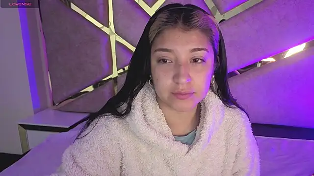 Snapshot of Dahiana_Dmour_ chatting on March 10, 2026, 12:21 pm Dahiana Dmour online show from March 10, 2026, 12:21 pm