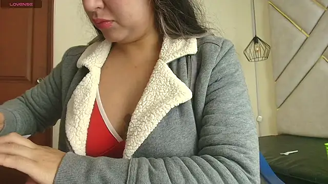 Snapshot of Dahiana_Dmour_ chatting on April 13, 2026, 12:43 pm Dahiana Dmour online show from April 13, 2026, 12:43 pm