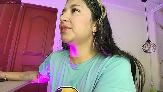 Snapshot of Dahiana_Dmour_ chatting on April 15, 2026, 12:56 pm Dahiana Dmour online show from April 15, 2026, 12:56 pm