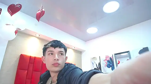 Snapshot of Skinny_Office chatting on March 3, 2026, 8:04 pm Skinny Office online show from March 3, 2026, 8:04 pm