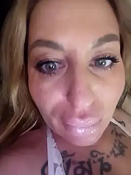 MiaMooly online show from February 24, 2026, 6:39 pm