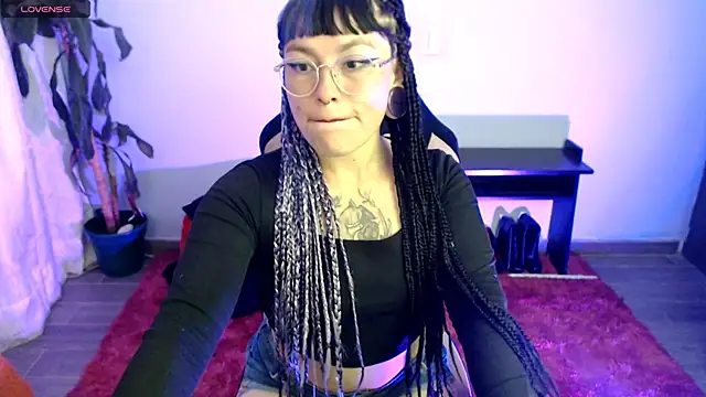 missfungi8 online show from February 5, 2026, 1:21 am