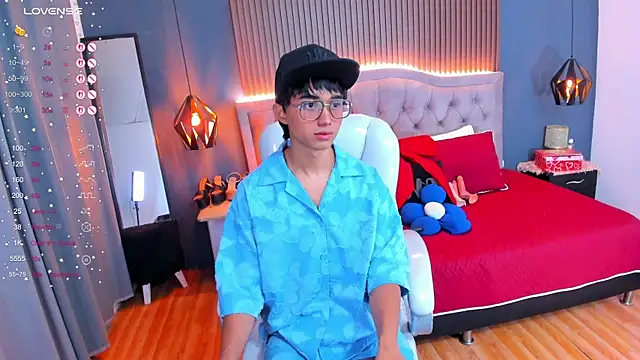 Noa 03 online show from April 16, 2026, 1:56 pm