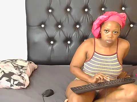 Snapshot of EbonySexMachine chatting on February 10, 2026, 7:12 am EbonySexMachine online show from February 10, 2026, 7:12 am