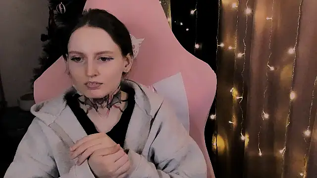 Snapshot of Onyxix chatting on February 13, 2026, 5:53 pm Onyxix online show from February 13, 2026, 5:53 pm