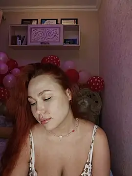 Snapshot of LolaaMint_ chatting on February 18, 2026, 4:36 pm LolaaMint online show from February 18, 2026, 4:36 pm