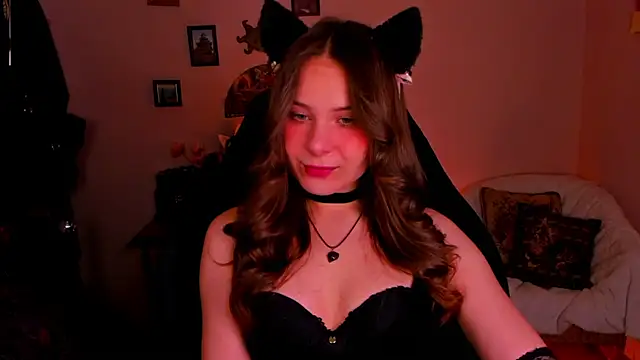 LanaLovely online show from May 11, 2026, 6:41 am