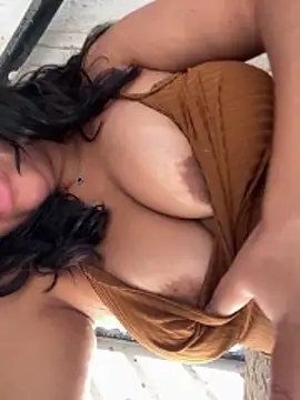 Snapshot of Adriputinha chatting on February 21, 2026, 3:02 pm Adriputinha online show from February 21, 2026, 3:02 pm