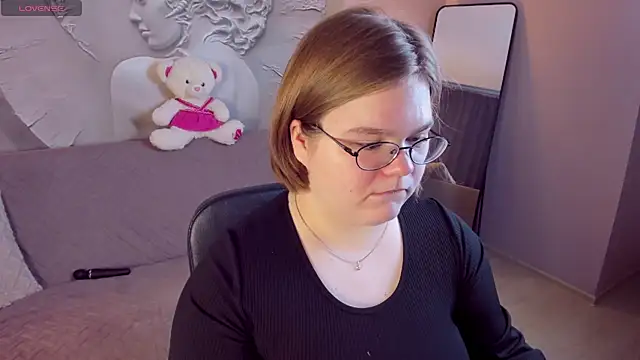 Snapshot of MaryFloree chatting on February 11, 2026, 3:22 am MaryFloree online show from February 11, 2026, 3:22 am