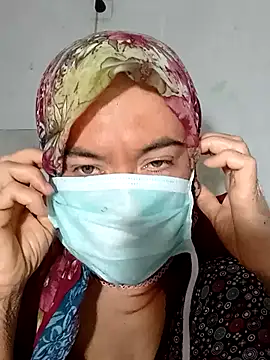 turbanlim07 online show from February 17, 2026, 6:14 pm