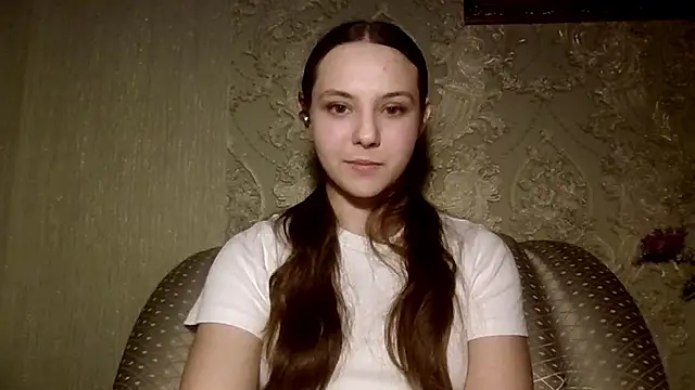 YuniNeko online show from April 11, 2026, 5:17 pm