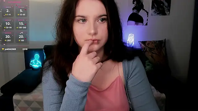 Snapshot of chloe_dashh chatting on February 6, 2026, 8:23 pm chloe dashh online show from February 6, 2026, 8:23 pm