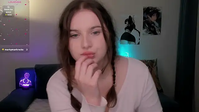 Snapshot of chloe_dashh chatting on February 8, 2026, 8:12 pm chloe dashh online show from February 8, 2026, 8:12 pm