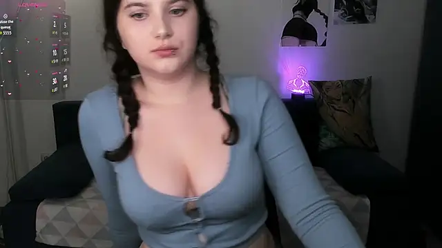 Snapshot of chloe_dashh chatting on March 9, 2026, 7:18 pm chloe dashh online show from March 9, 2026, 7:18 pm