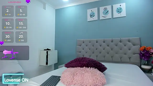 Snapshot of Valentina_Rujano chatting on March 17, 2026, 2:38 am Valentina Rujano online show from March 17, 2026, 2:38 am