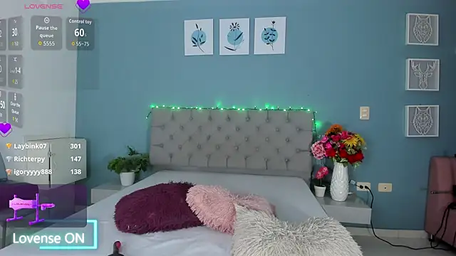 Snapshot of Valentina_Rujano chatting on April 22, 2026, 2:03 am Valentina Rujano online show from April 22, 2026, 2:03 am