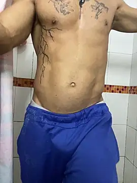 Snapshot of MaxyRyan chatting on February 25, 2026, 5:28 am MaxyRyan online show from February 25, 2026, 5:28 am