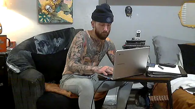 Snapshot of F_D_R_ chatting on March 4, 2026, 6:08 am F D R online show from March 4, 2026, 6:08 am