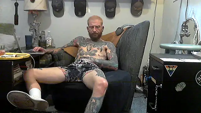 Snapshot of F_D_R_ chatting on March 22, 2026, 5:22 am F D R online show from March 22, 2026, 5:22 am