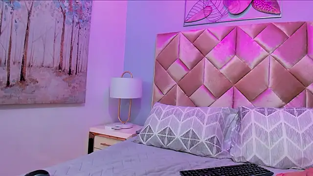 CandyLips 4 online show from March 9, 2026, 6:45 pm