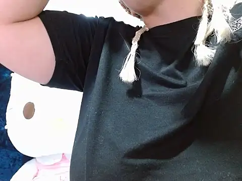 Snapshot of sendy_VeryDirty chatting on February 15, 2026, 7:10 pm sendy VeryDirty online show from February 15, 2026, 7:10 pm