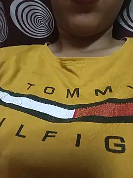 komalsharma99 online show from May 10, 2026, 8:58 pm