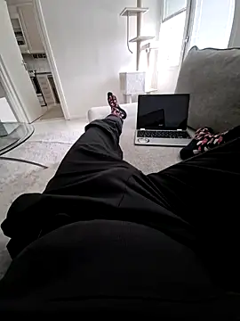 Snapshot of Tommyzzzzzz chatting on February 8, 2026, 9:13 am Tommyzzzzzz online show from February 8, 2026, 9:13 am