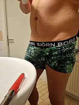 Snapshot of Tommyzzzzzz chatting on February 26, 2026, 5:06 am Tommyzzzzzz online show from February 26, 2026, 5:06 am