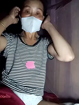 witch-xx online show from April 9, 2026, 4:23 pm