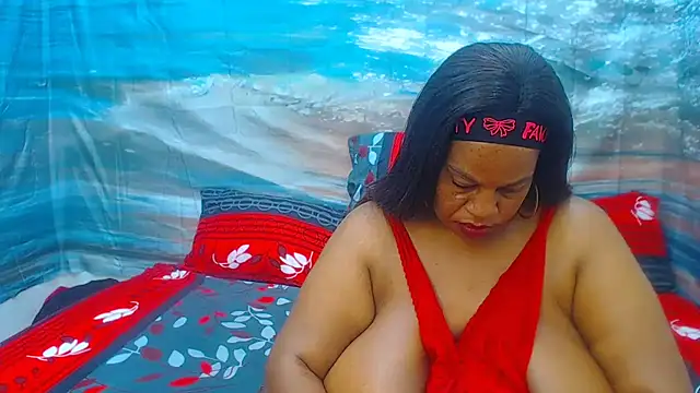MatureTemptress online show from May 30, 2026, 2:41 am