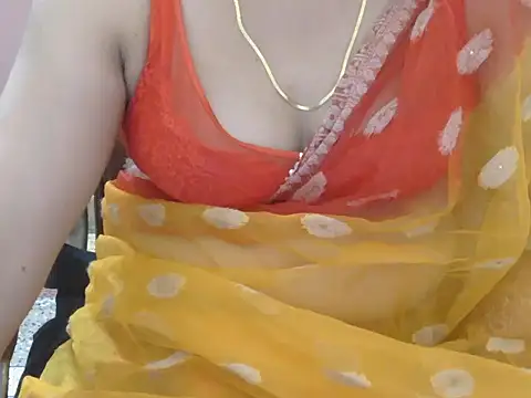 Cute Sheetal online show from May 26, 2026, 12:45 pm