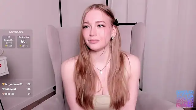 RowenaIanniello online show from March 29, 2026, 11:38 pm