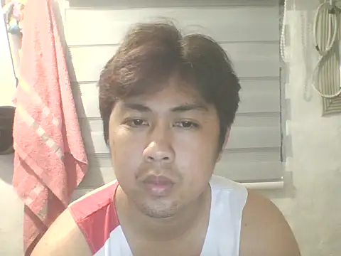 Snapshot of mattyXthridy chatting on February 5, 2026, 2:43 pm mattyXthridy online show from February 5, 2026, 2:43 pm