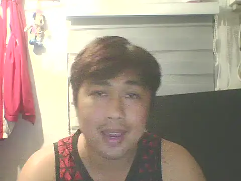 Snapshot of mattyXthridy chatting on February 9, 2026, 11:47 am mattyXthridy online show from February 9, 2026, 11:47 am