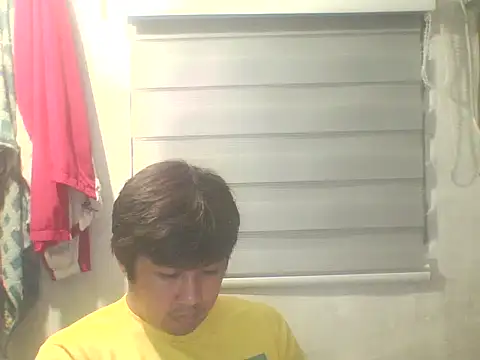 Snapshot of mattyXthridy chatting on February 18, 2026, 12:01 pm mattyXthridy online show from February 18, 2026, 12:01 pm