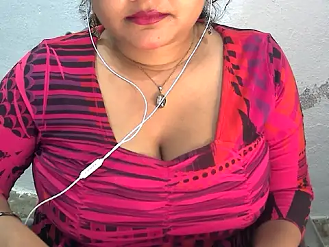 Snapshot of Saniya_K2 chatting on July 17, 2026, 4:01 pm Saniya K2 online show from July 17, 2026, 4:01 pm