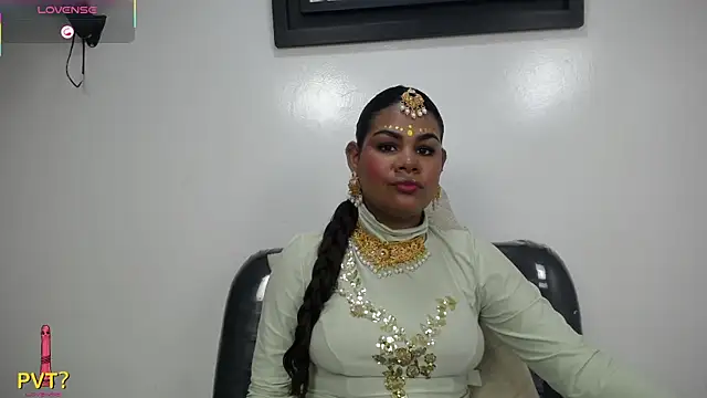 yaazhinii online show from April 4, 2026, 11:40 am