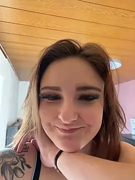 Snapshot of ViviLuu chatting on March 10, 2026, 1:05 pm ViviLuu online show from March 10, 2026, 1:05 pm