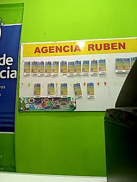 Snapshot of Beesametoda chatting on February 23, 2026, 5:32 pm Beesametoda online show from February 23, 2026, 5:32 pm