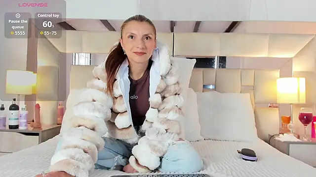 EloiseClairmont online show from May 27, 2026, 5:10 pm