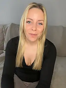 Snapshot of emily-becker22 chatting on February 24, 2026, 10:35 am emily-becker22 online show from February 24, 2026, 10:35 am