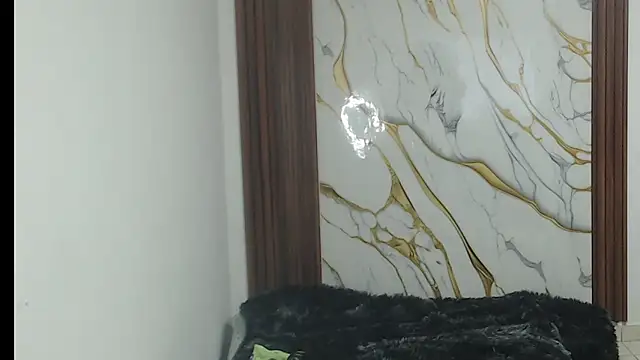 valen ros online show from March 5, 2026, 7:59 am