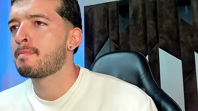 Logan Wolf-js online show from July 16, 2026, 3:29 pm