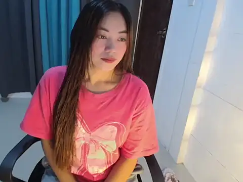 babydenxx69 online show from April 15, 2026, 9:49 am