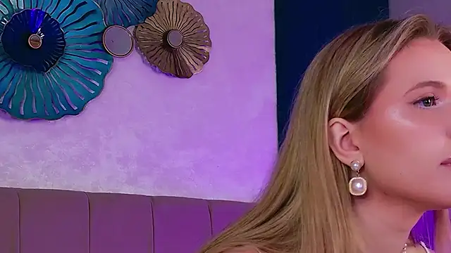 Snapshot of Beckie_White chatting on February 26, 2026, 8:41 pm Beckie White online show from February 26, 2026, 8:41 pm